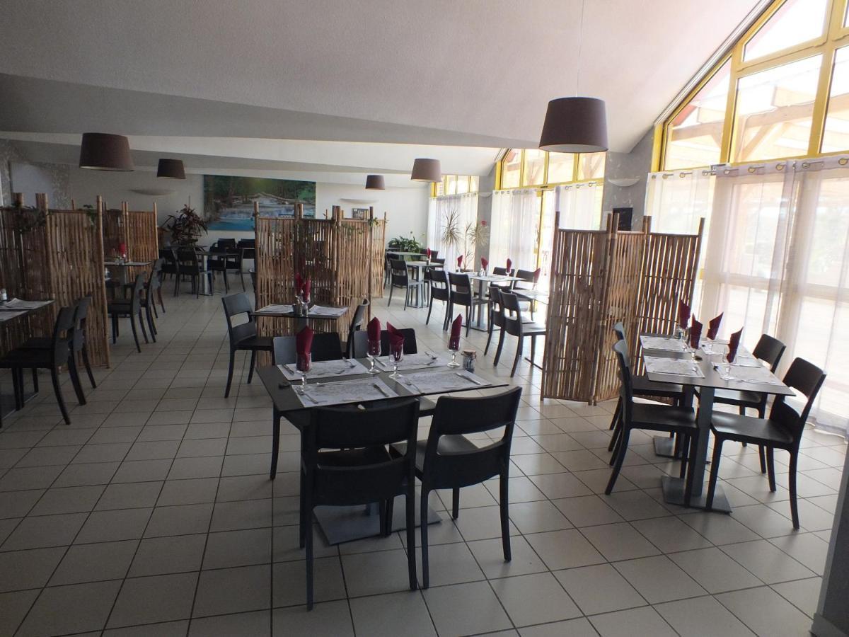 Logis Hotel Restaurant Le Clos Saint Loup Bram Esterno foto
