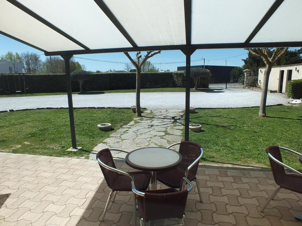 Logis Hotel Restaurant Le Clos Saint Loup Bram Esterno foto