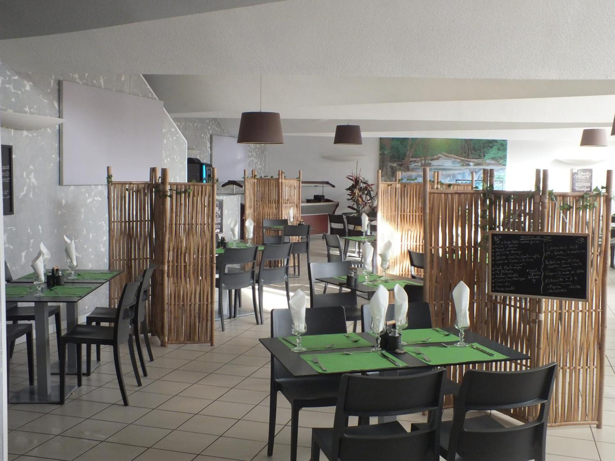 Logis Hotel Restaurant Le Clos Saint Loup Bram Esterno foto